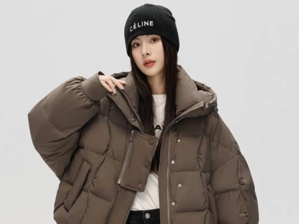 劉詩(shī)詩(shī)穿面包服棉服保暖又百搭(面包服棉服是搭裙子褲子都顯高嗎) 劉詩(shī)詩(shī)穿面包服棉服保暖又百搭(面包服棉服是搭裙子褲子都顯高嗎)