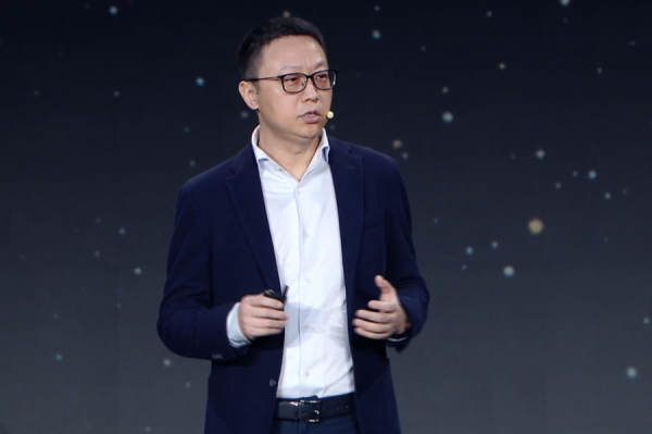 那個坐在馬云身邊的白衣少年,扛起了阿里云的未來 阿里云 科技大佬 站長故事 第3張