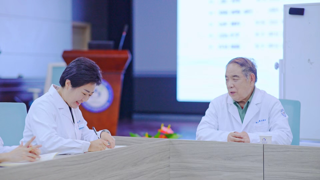 西安市第五醫(yī)院陜西殷氏針灸流派三代傳承齊聚 共探疑難病癥診療新思路