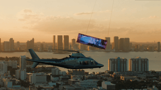 忍者組打破吉尼斯世界紀錄：在空中坐飛機 并用懸吊大屏幕玩《忍者龍劍傳4》